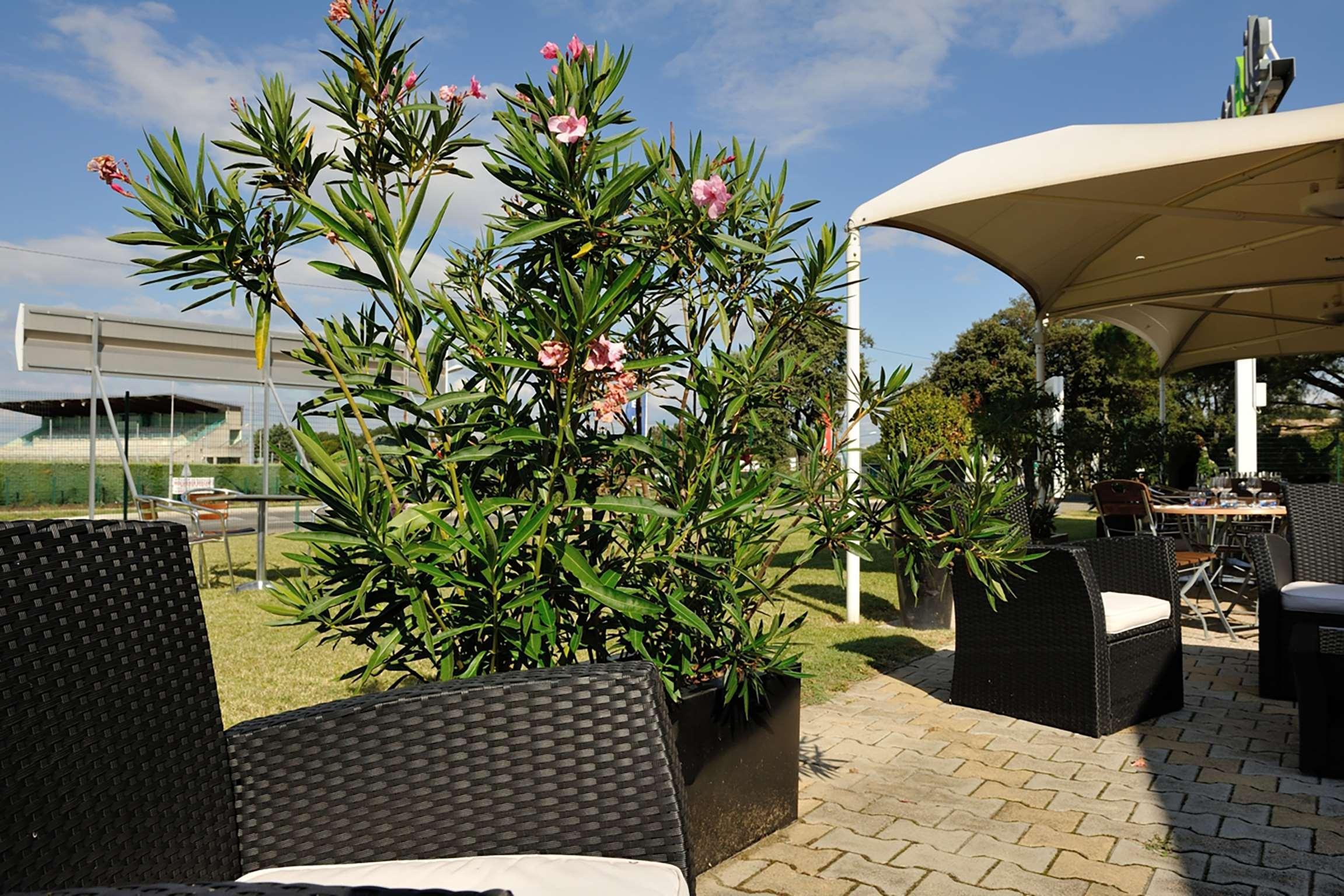 Hotel Campanile Bollene A7 Exterior foto